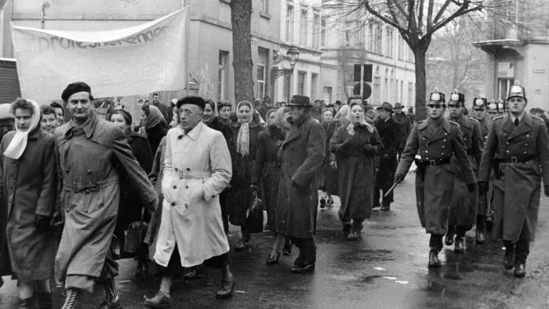 Demonstration gegen Wiederbewaffnung Bonn